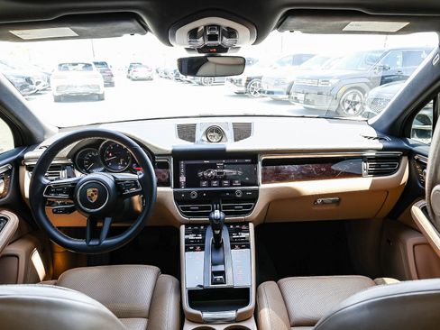 Used 2022 Porsche Macan w/ Premium Package Plus AWD/4WD image 13
