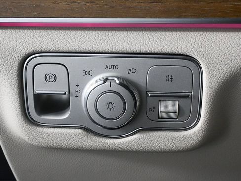 Certified 2023 Mercedes-Benz GLS 450 4MATIC image 9