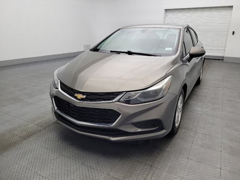 Used 2018 Chevrolet Cruze LT w/ Convenience Package image 15