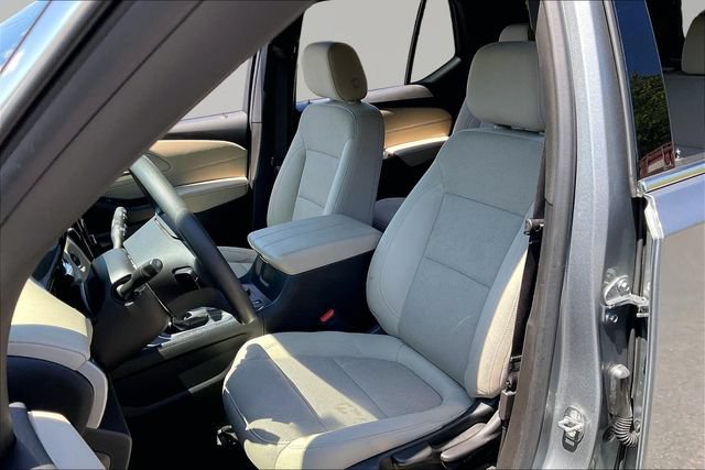 Used 2023 Chevrolet Traverse LS FWD image 15