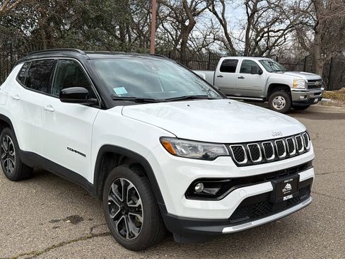 Used 2024 Jeep Compass Limited image 3