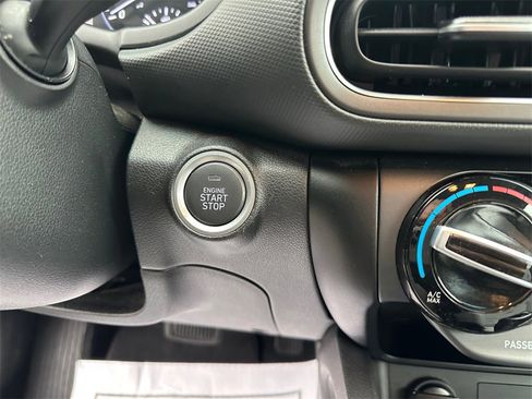 Used 2023 Hyundai Kona SEL image 30