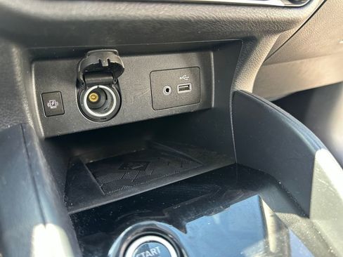 Used 2023 Nissan Versa SV FWD image 18