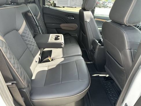 Used 2024 GMC Canyon Denali AWD/4WD image 31