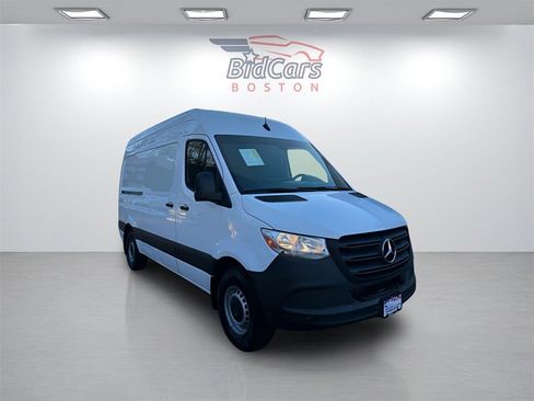 Used 2024 Mercedes-Benz Sprinter 144 Cargo w/ Acoustic Package image 3