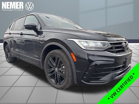 Certified 2022 Volkswagen Tiguan SE R-Line image 4