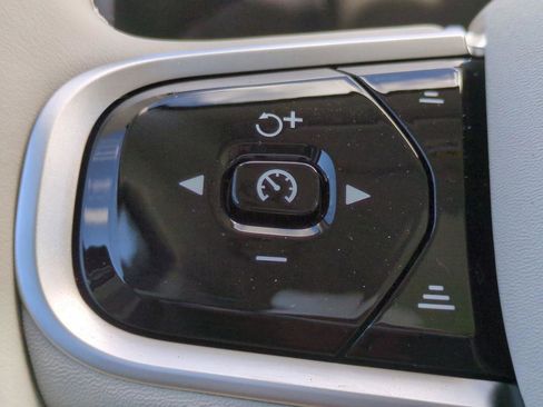 New 2026 Volvo XC60 B5 Ultra w/ Climate Package image 25