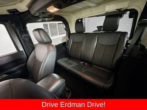 Used 2016 Jeep Wrangler Sahara AWD/4WD image 8