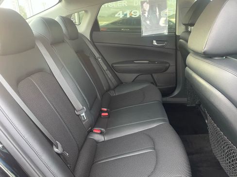 Used 2019 Kia Optima S image 14