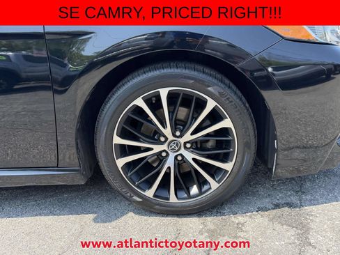 Used 2019 Toyota Camry SE w/ Convenience Package FWD image 8
