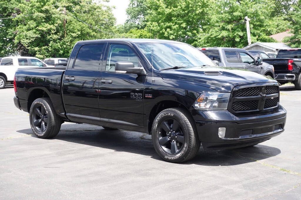 Used 2022 RAM 1500 Classic SLT w/ Electronics Convenience Group AWD/4WD image 5