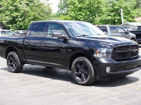 Used 2022 RAM 1500 Classic SLT w/ Electronics Convenience Group AWD/4WD image 5