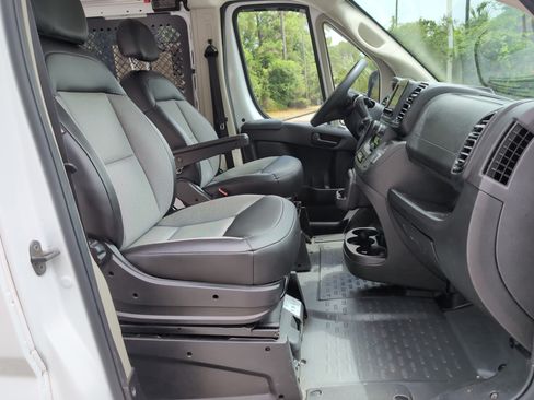 Used 2022 RAM ProMaster 2500 w/ Convenience Group FWD image 30