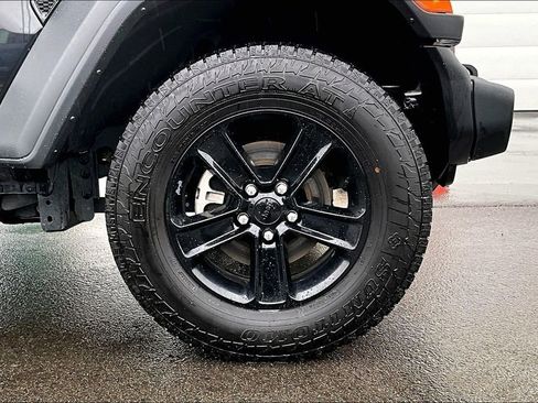 Used 2023 Jeep Wrangler Sport image 9