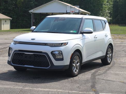 Used 2020 Kia Soul S FWD image 4