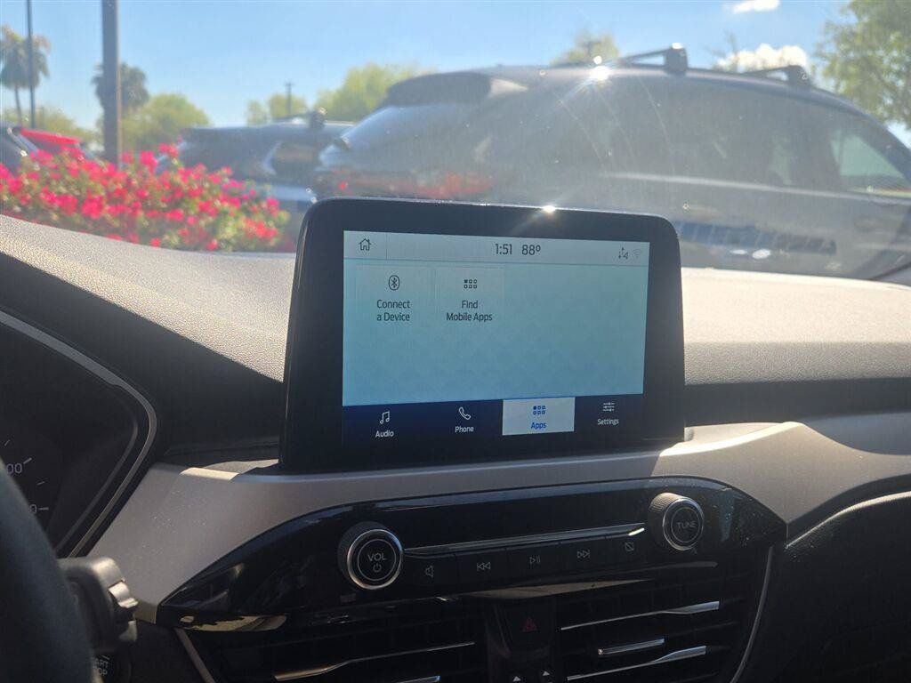 Used 2021 Ford Escape SE w/ SE Sport Appearance Package FWD image 6
