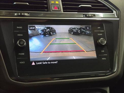 Used 2021 Volkswagen Tiguan SE R-Line FWD image 15