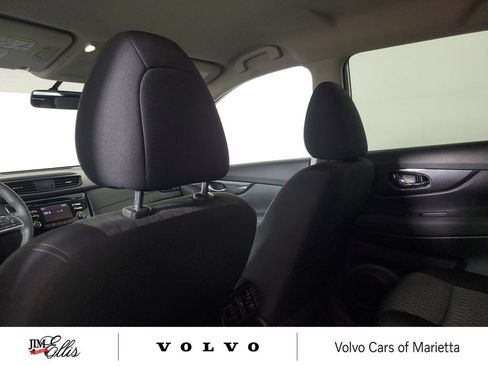 Used 2017 Nissan Rogue SV FWD image 14