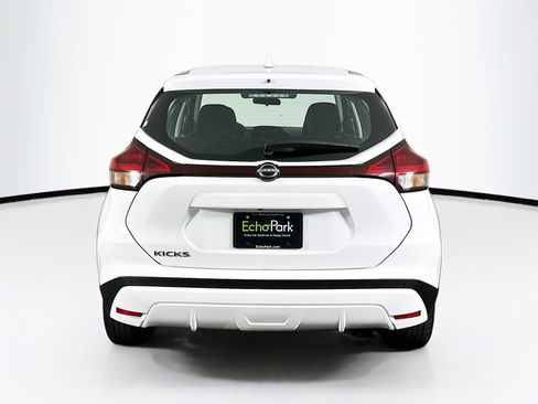 Used 2024 Nissan Kicks S image 7