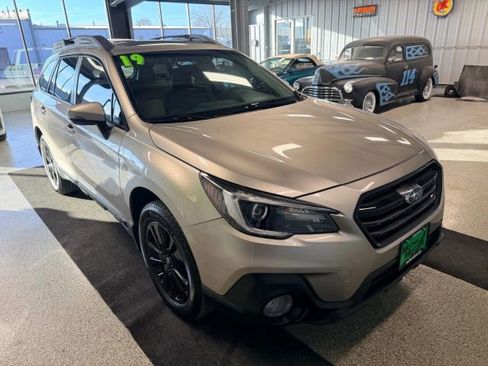 Used 2019 Subaru Outback 2.5i Limited w/ Popular Package #2 image 2