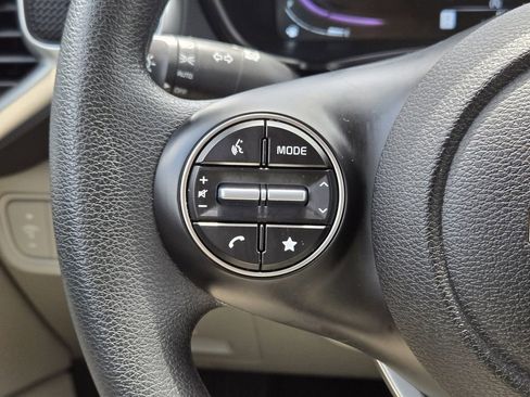 Used 2025 Kia Soul LX w/ LX Technology Package image 27