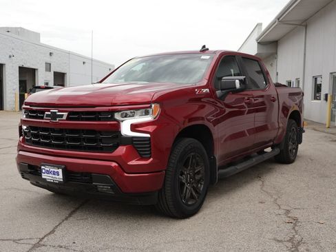 Used 2024 Chevrolet Silverado 1500 RST w/ Convenience Package II AWD/4WD image 3