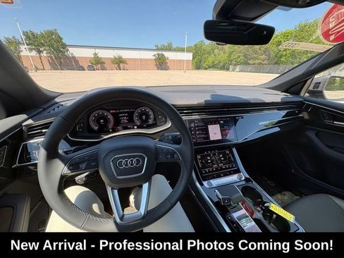 Used 2025 Audi Q8 Premium Plus AWD/4WD image 20
