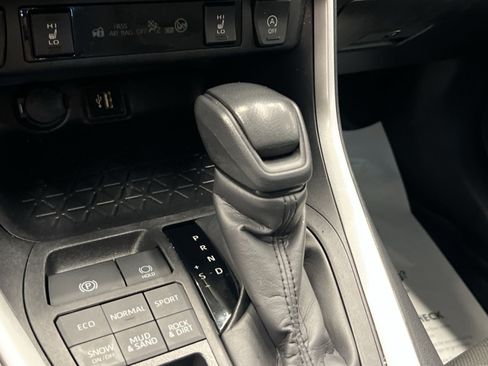 Used 2024 Toyota RAV4 XLE w/ Convenience Package AWD/4WD image 18