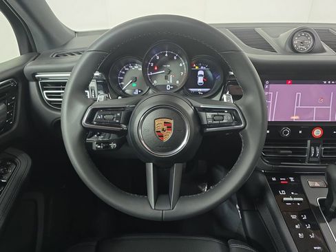 New 2026 Porsche Macan image 14