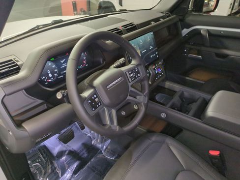 New 2026 Land Rover Defender 110 X-Dynamic SE image 16