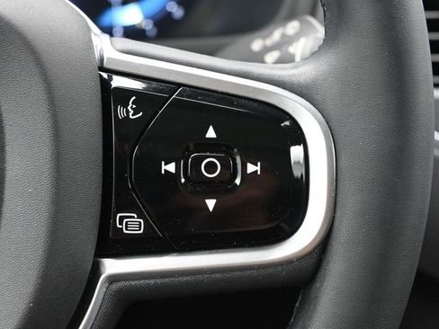 Used 2023 Volvo XC90 B5 Core image 22