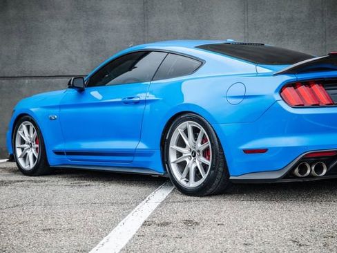 Used 2017 Ford Mustang GT Premium w/ Equipment Group 401A RWD image 48