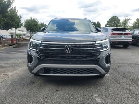 New 2026 Volkswagen Atlas Peak Edition image 2