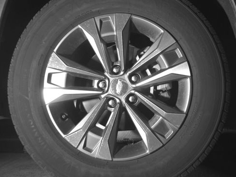 Used 2025 Chevrolet Equinox LT FWD image 16