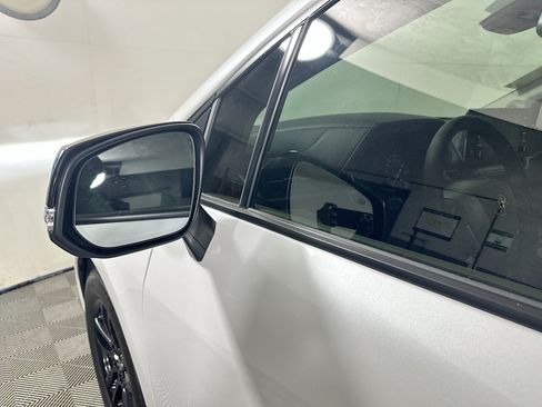 Used 2023 Toyota Sienna Limited FWD image 10