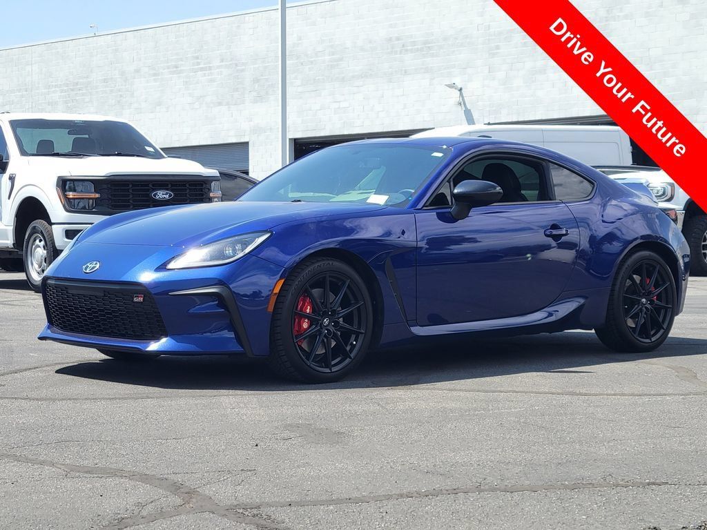 Used 2025 Toyota GR86 Premium w/ Performance Package RWD image 2