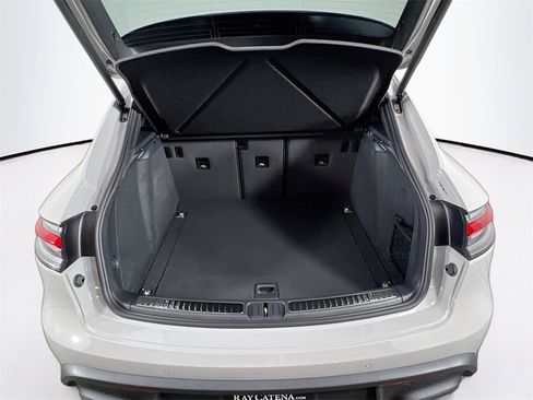 New 2026 Porsche Macan image 28