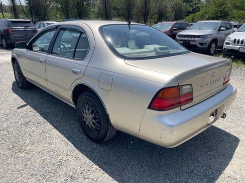 Used 1996 Nissan Maxima SE FWD image 7