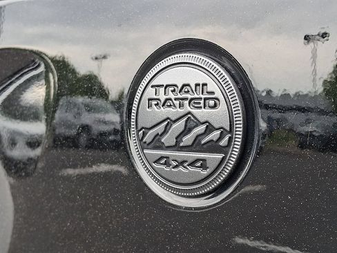 Used 2022 Jeep Wrangler Sport AWD/4WD image 30