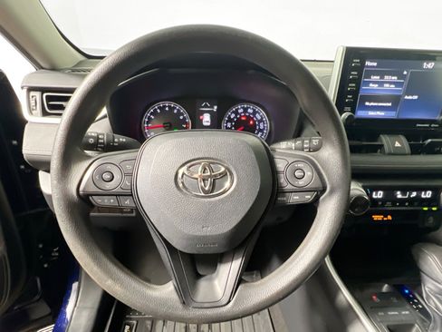 Used 2020 Toyota RAV4 XLE w/ Convenience Package image 17