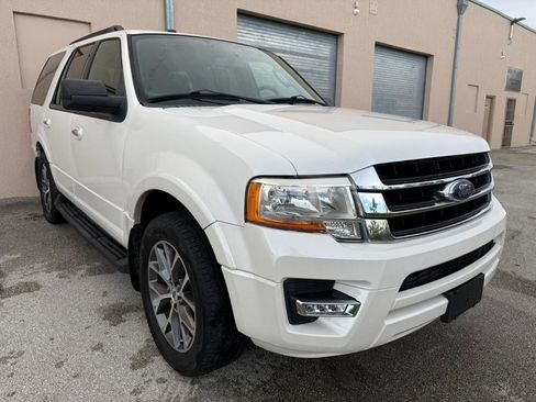 Used 2017 Ford Expedition XLT w/ Equipment Group 202A RWD image 11