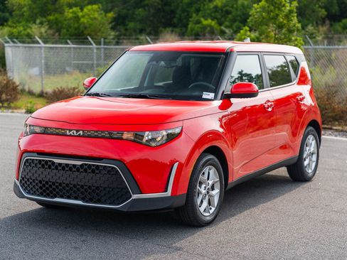 Used 2025 Kia Soul S FWD image 3