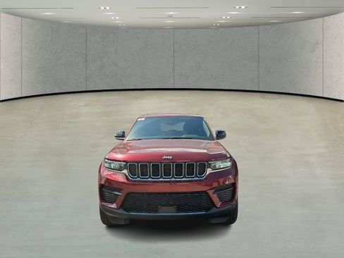 New 2026 Jeep Grand Cherokee Laredo RWD image 2