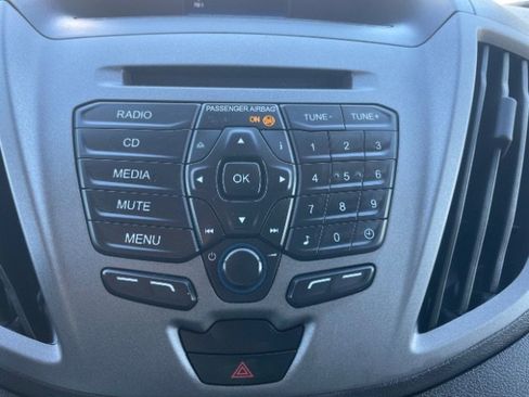 Used 2018 Ford Transit 250 w/RH Sliding Door Medium Roof image 17