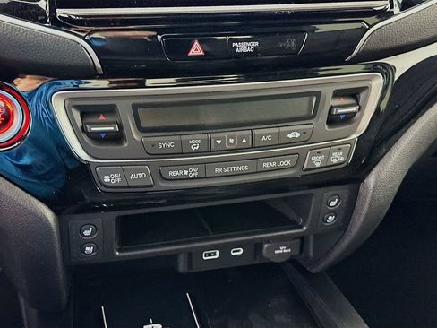 New 2026 Honda Ridgeline Black Edition image 13