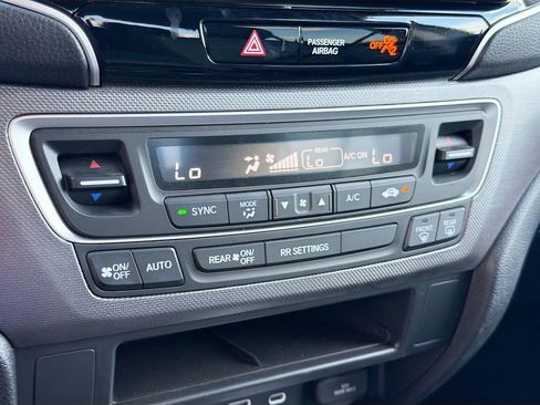 Used 2025 Honda Ridgeline Sport image 15