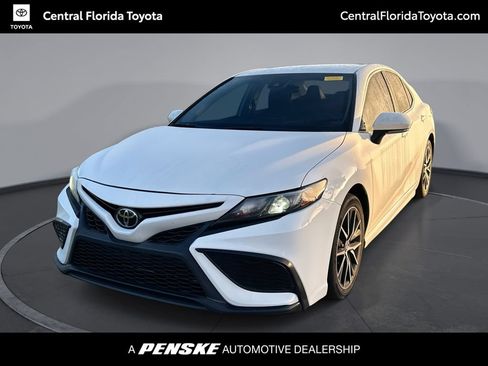 Used 2024 Toyota Camry SE FWD image 1