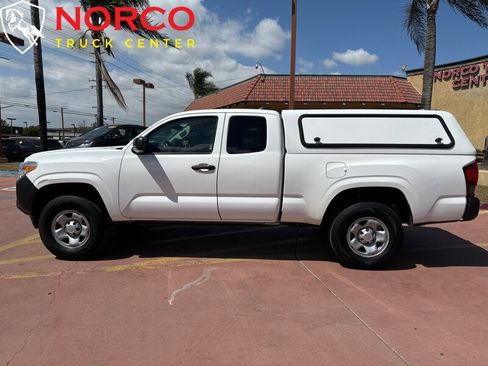 Used 2020 Toyota Tacoma SR image 5