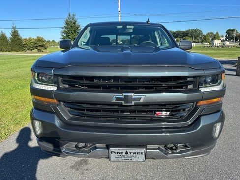 Used 2018 Chevrolet Silverado 1500 LT w/ LPO, Black Pack AWD/4WD image 4