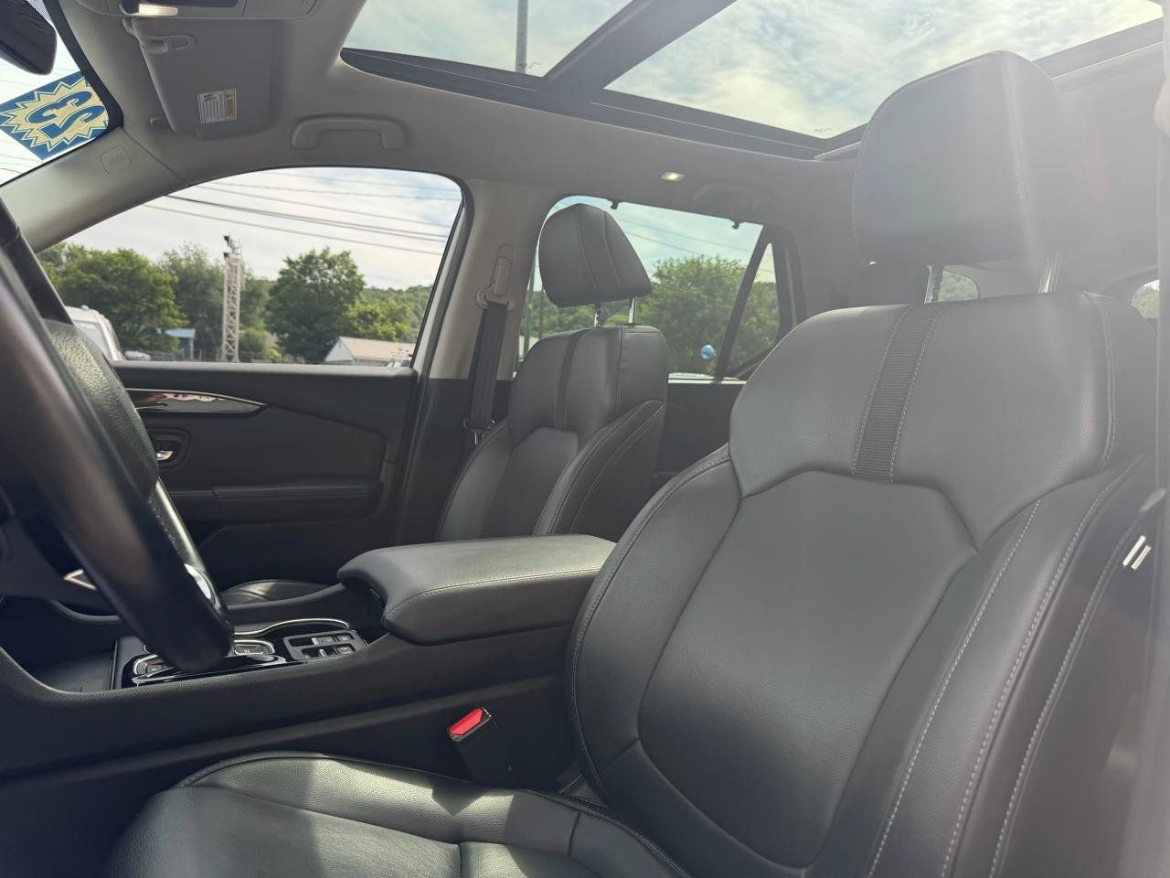 Used 2023 Honda Pilot Touring image 9
